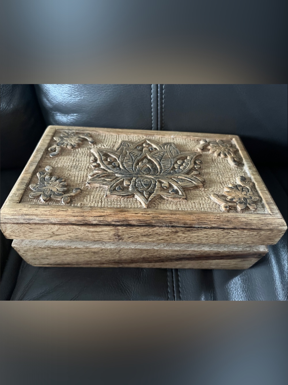 VENUS Hand-Carved Floral Wooden Keepsake Box - Brown